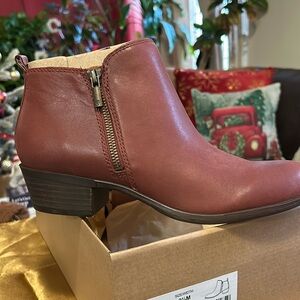 NWB.. Brownstone Dress Winter Haze boot